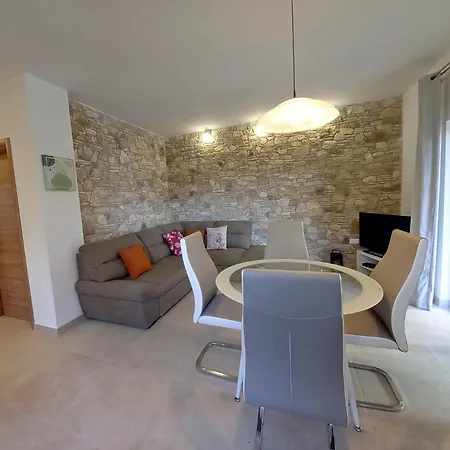 House Matteo, Valdenaga