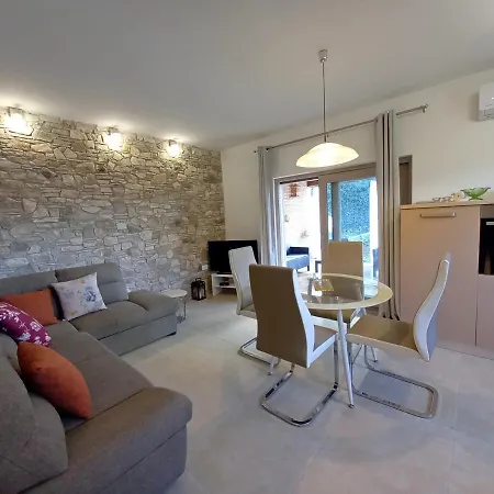 House Matteo, Valdenaga *